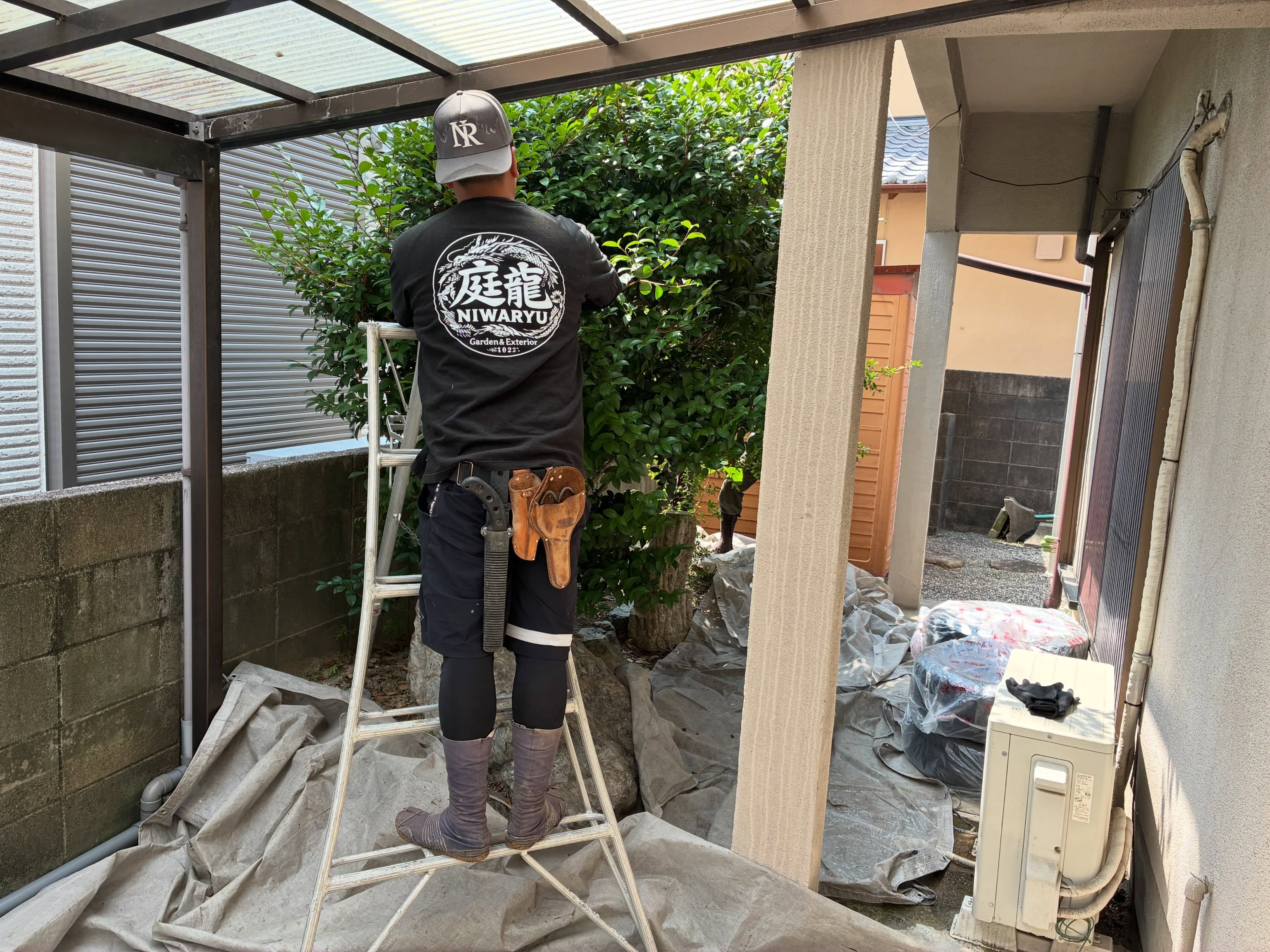 本日は植木屋さん暑すぎます！