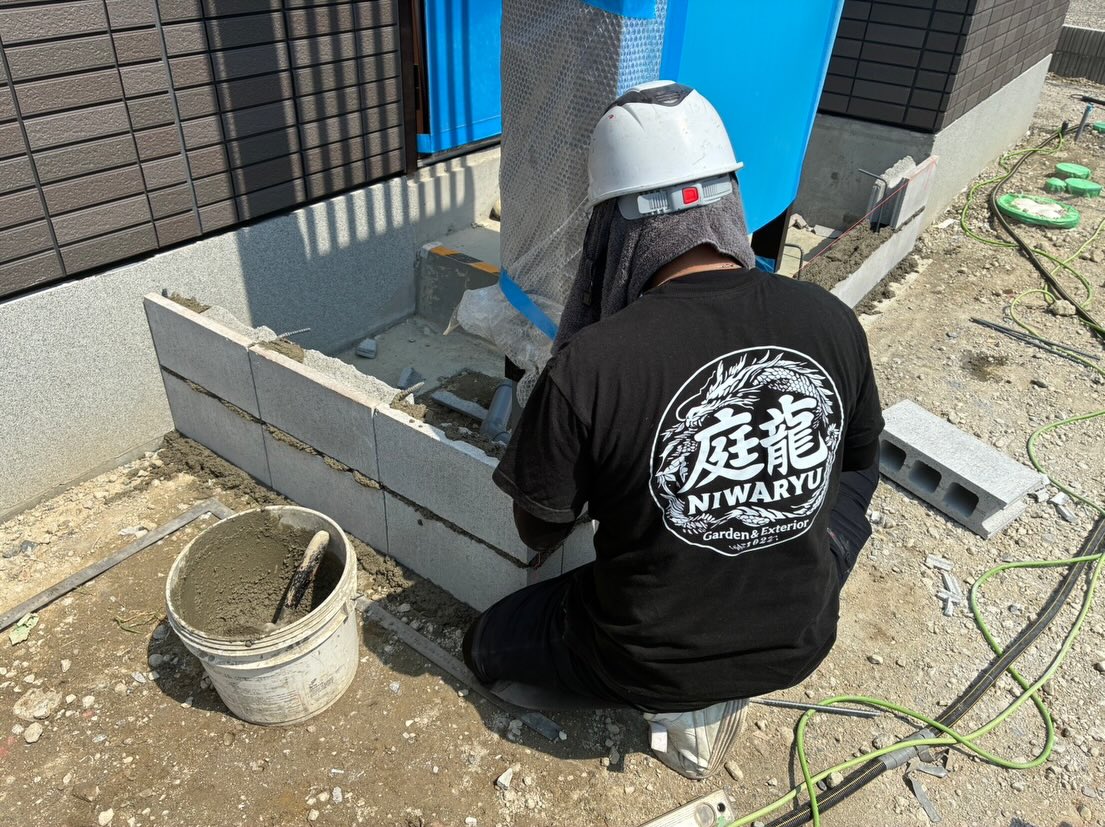 本日は新築外構工事の続き